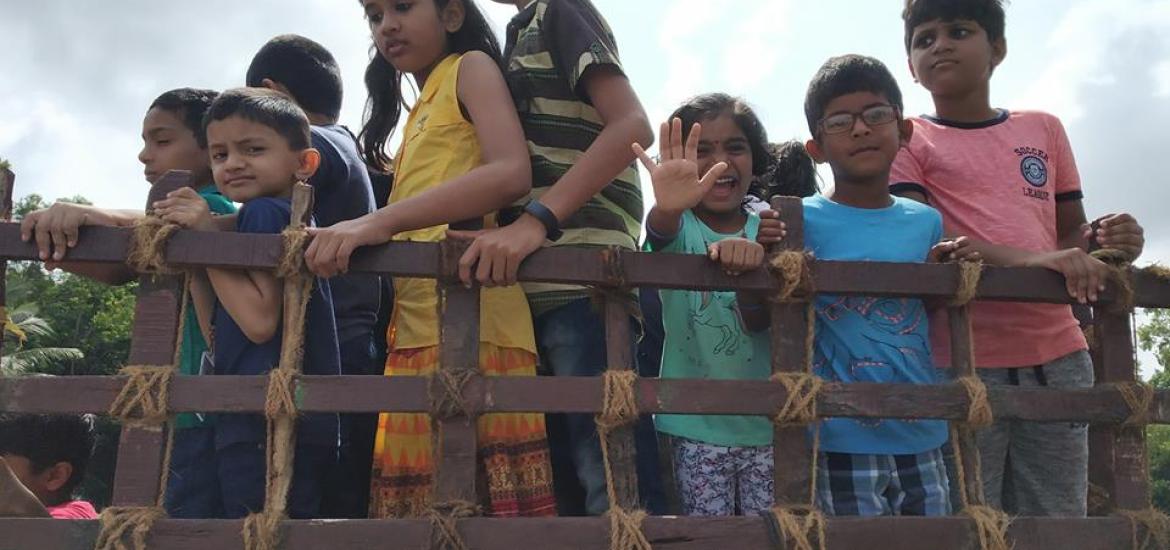 ടെക്‌നോപാർക്കിൽ പ്രതിധ്വനി-മലയാളം പള്ളിക്കൂടത്തിന്റെ കാളവണ്ടിയാത്ര ഇന്ന് -ജൂലൈ 28 ശനി, രാവിലെ 9:30നു നടന്നു. മേയർ ശ്രീ വി കെ പ്രശാന്ത് കാളവണ്ടി യാത്ര ഫ്ലാഗ്ഗ് ഓഫ്‌ ചെയ്തു. കാളവണ്ടിക്ക് നമ്മുടെ കാർഷിക സംസ്കാരത്തിലുണ്ടായിരുന്ന പ്രാധാന്യത്തെക്കുറിച്ചു കവി മധുസൂദനൻ നായർ പറഞ്ഞു. കേരളീയ പാരമ്പര്യത്തെയും സംസ്ക്കാരത്തെയും അടിസ്ഥാനപ്പെടുത്തി, കവി വി. മധുസൂദനൻ നായരുടെ നേതൃത്വത്തിൽ നടന്നുവരുന്ന മലയാളം പള്ളിക്കൂടം പ്രതിധ്വനിയുടെ നേതൃത്വത്തിൽ ടെക്‌നോപാർക്കിൽ രണ്ടാം വർഷത്തിലേക്ക് കടക്കുന്നതിന്റെ ഭാഗമായിട്ടാണ് കാളവണ്ടിയാത